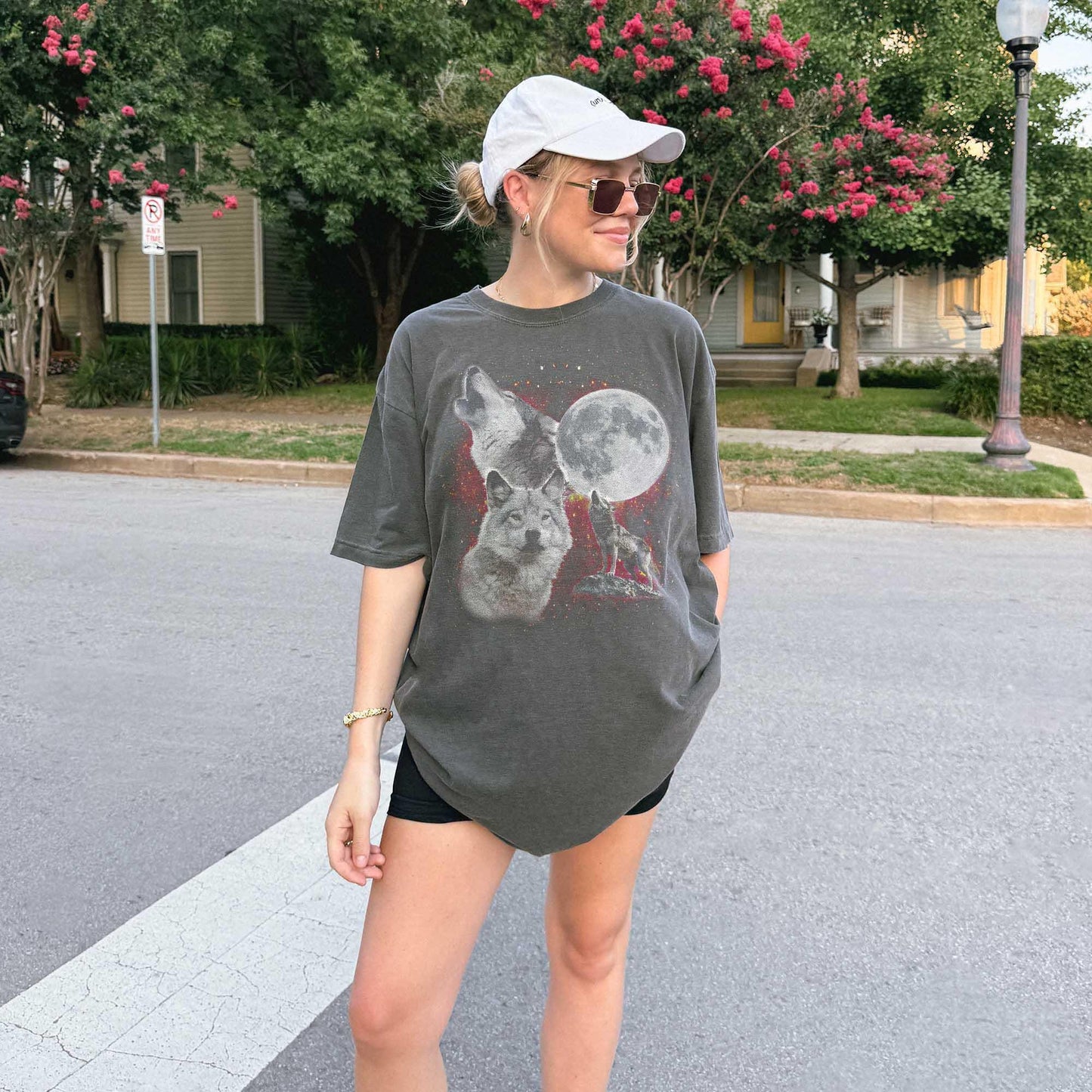 90s wolf moon shirt, vintage style grunge wolves graphic tee. Retro unisex t-shirt for animal and wildlife lovers. Features a moonlit night sky and wolf design. Comfort Colors tee, perfect gift.